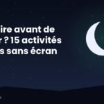 Coin salon tamisé le soir avec livre, carnet, tisane, tricot et puzzle, sans écran