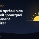 Personne fatiguée assise sur son lit au matin, avec une courbe de cycles de sommeil interrompue au-dessus d'elle